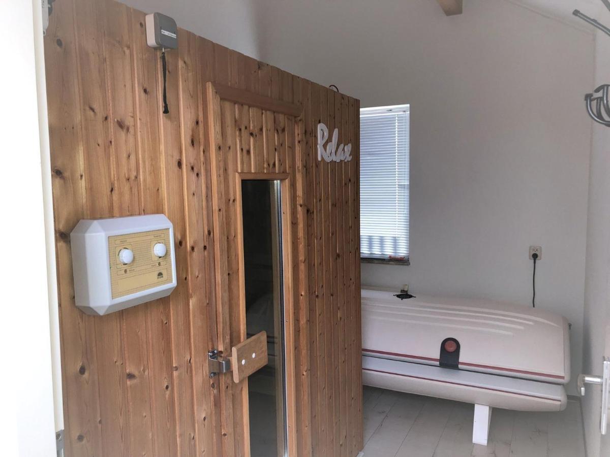 Charming Holiday Home By The Beach With Sauna Bubble Bath And Sunbed Julianadorp Exterior photo
